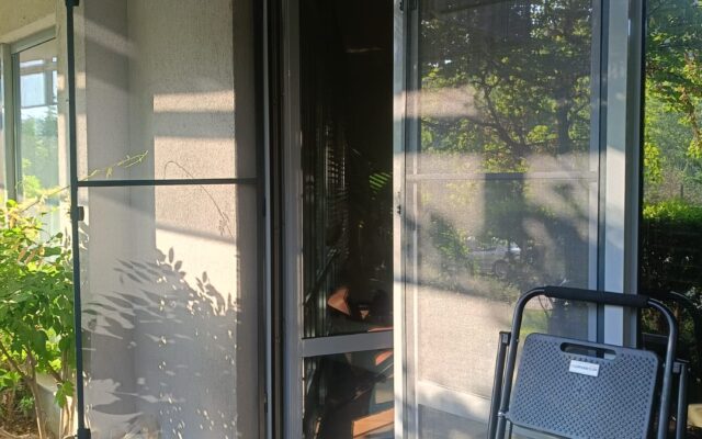 Balkon kapısına sineklik montajı